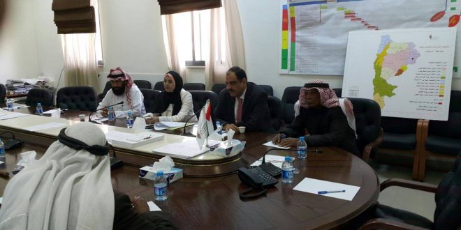 السيد عبدالرحمن دغمش “رئيس جمعية رابطة أهالي كفرعانة” يمثل رابطة أهالي كفرعانة و نادي الوحدات في اجتماع مع معالي خالد الكلالدة رئيس اللجنة المستقلة للانتخابات .