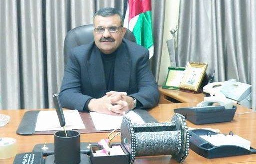 رئيس وأعضاء الهيئة الإدارية في جمعية رابطة أهالي كفرعانة يهنئون ابن كفرعانه السيد محمد عطا كعوش تسلمه منصب أمين صندوق لجنة خدمات مخيم الوحدات. رئيس وأعضاء الهيئة الإدارية في جمعية رابطة أهالي كفرعانة يهنئون ابن كفرعانه السيد محمد عطا كعوش تسلمه منصب أمين صندوق لجنة خدمات مخيم الوحدات.