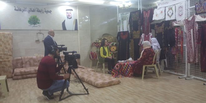 تصوير الحلقة الأولى لتلفزيون فلسطين عن ذكريات شهر رمضان المبارك في قرى فلسطين في مقر رابطة أهالي كفرعانة في مخيم الوحدات.
